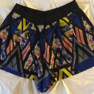 Geometric Floral Print High-Waisted Shorts